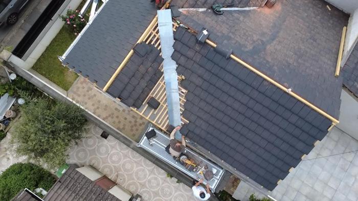 Toiture vue du ciel pendant les travaux